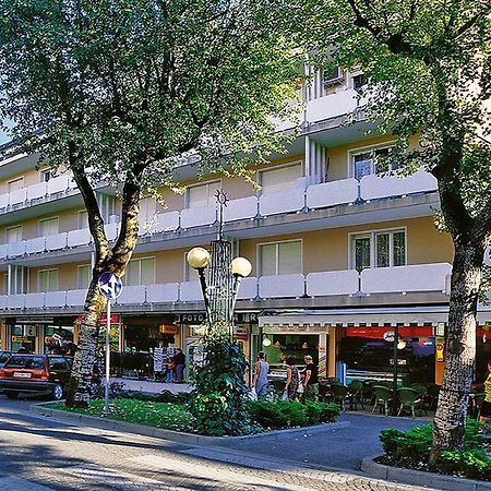 Condominio Bussola Bibione Exterior foto